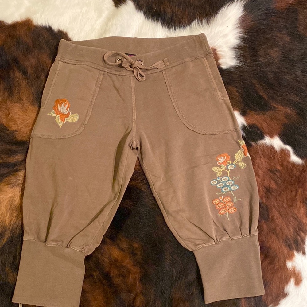 Cute sweats! They have a Free People vibe.